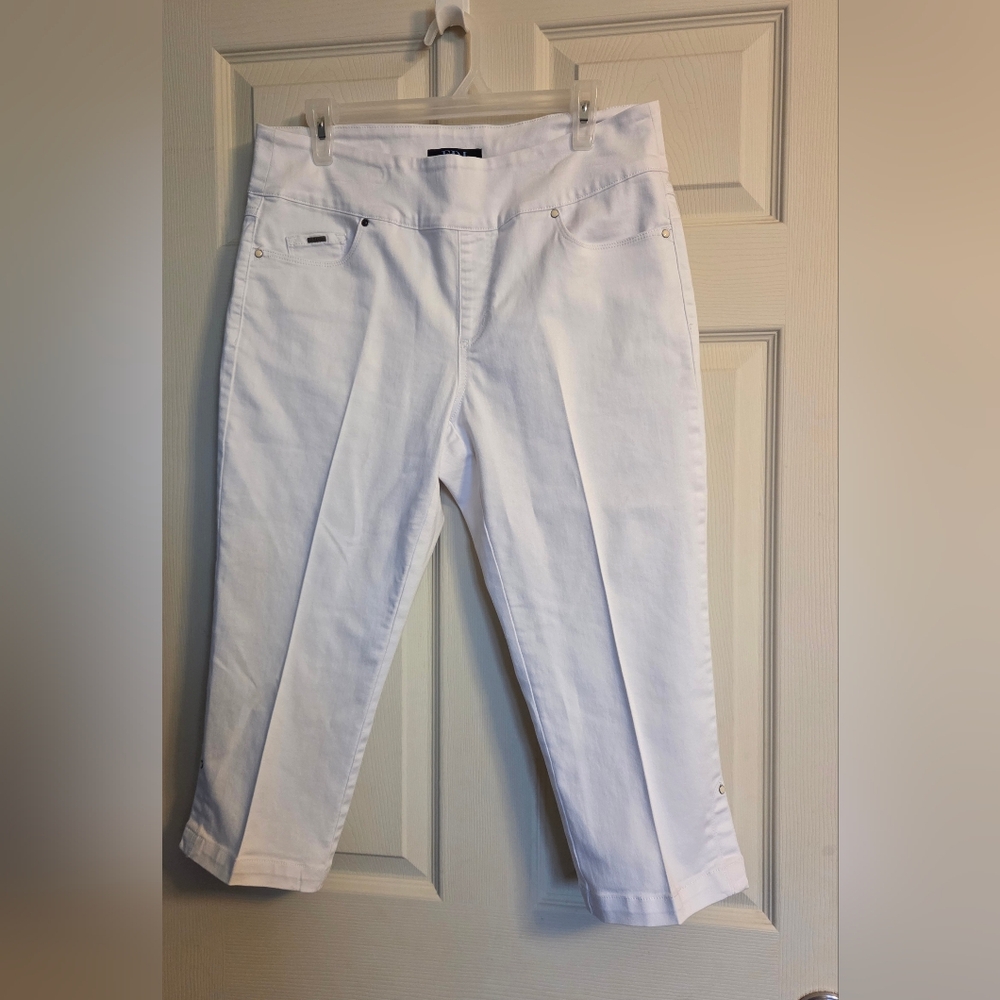 FDJ Elegant White Capri Pants Size 12